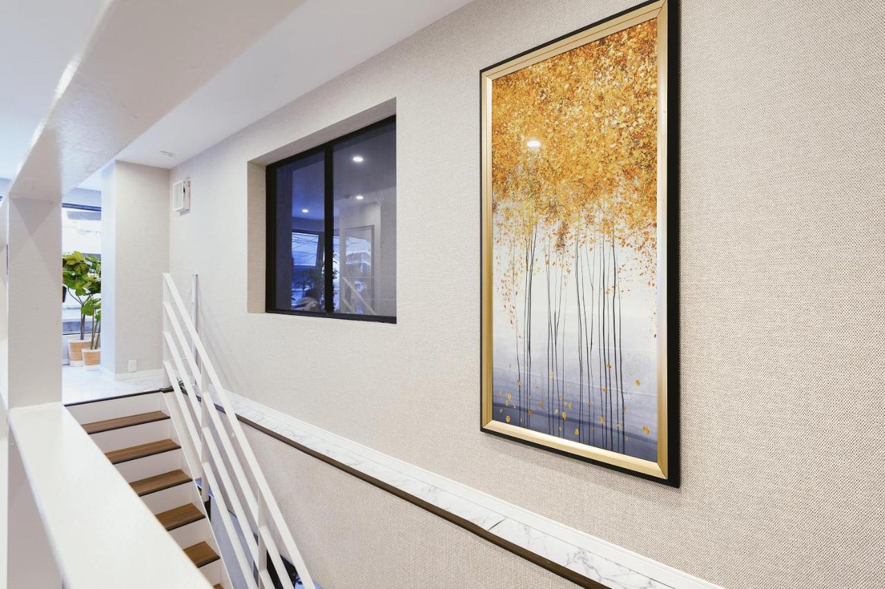 Cherry Blooming Tokyo- All Suite Boutique Hotel 东京伊樱里-中央区全套房艺术酒店 Eksteriør billede